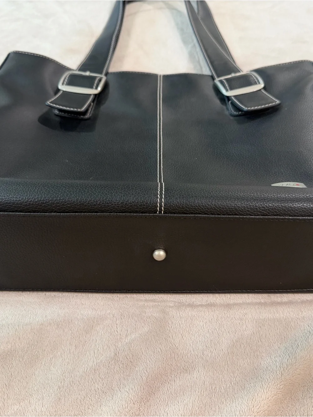 solo Black Textured Leather Bag with Silver Logo Plate and Red Accent